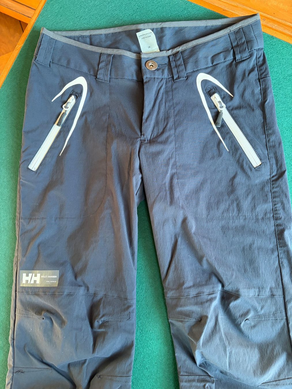 Helly Hansen Hosen: HELLY HANSEN  Capri hose  Gr. 26 Zustand: Perfekt – Gebraucht aus Interlaken von Bona55 4