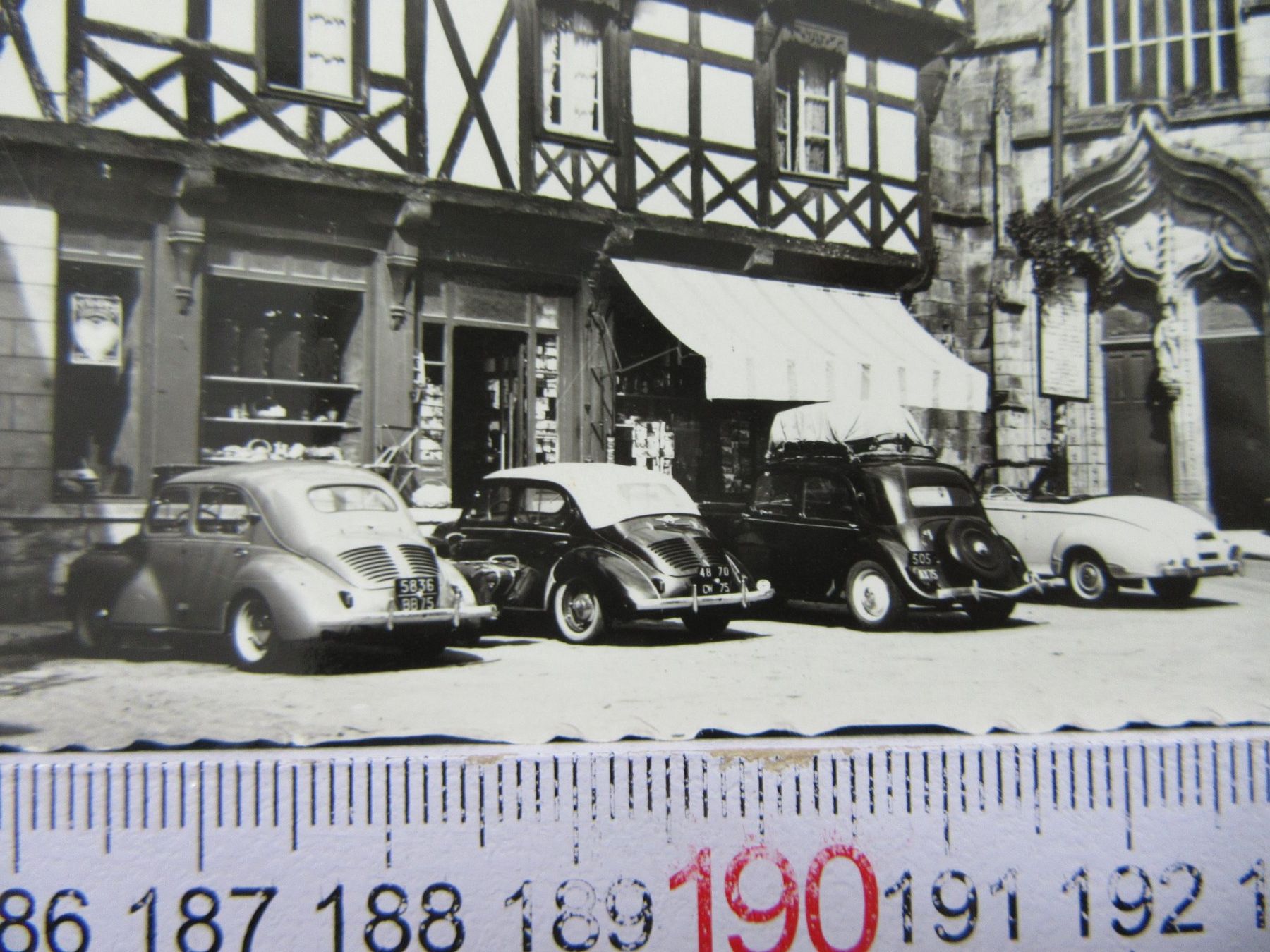 Cartoline postali: AUTO AK OLDTIMER IN FRANCE JOSSLIN – Usato da Ettingen venduto da Hausi4711 1