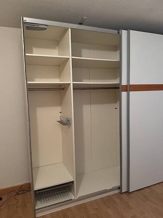 Pfister Armadi: Kleiderschrank von Möbel Pfister – Usato da Staad SG venduto da Mleine