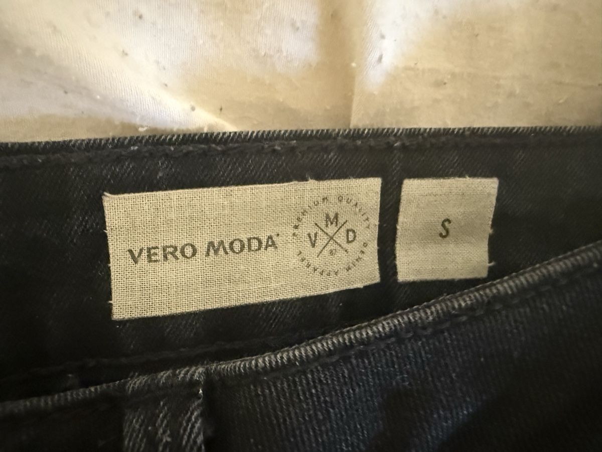 Jeans: Hotpants Jeans schwarz - Grösse: S – Usato da Oberhofen Thun'see venduto da ClaudiaKelesh 4