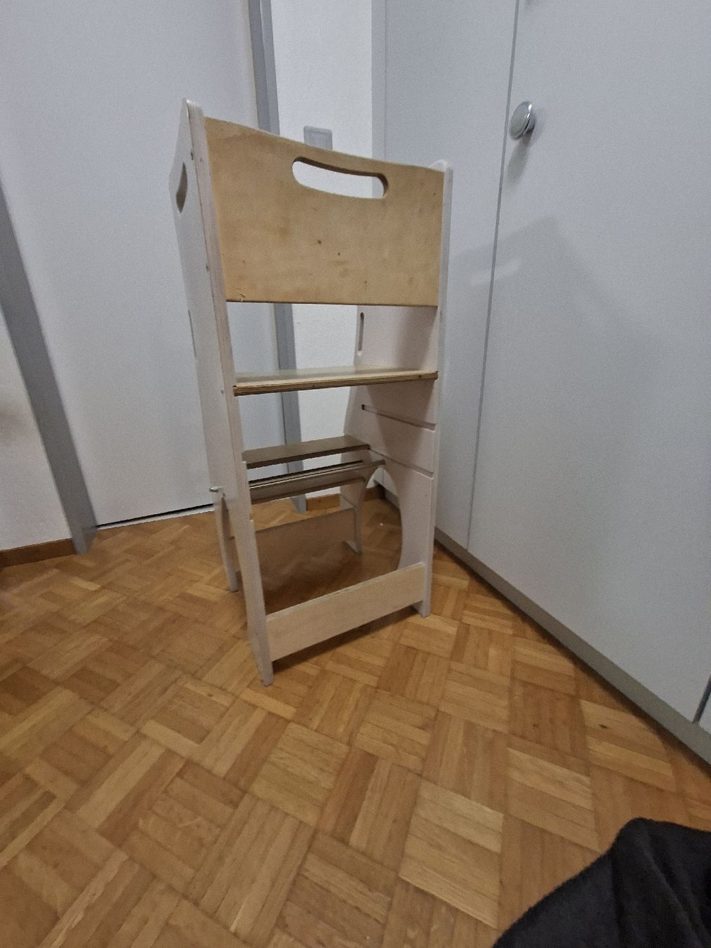 Seggioloni: Lernturm, Kindersitz aus Holz – Usato da Bäch SZ venduto da nadinek85 1