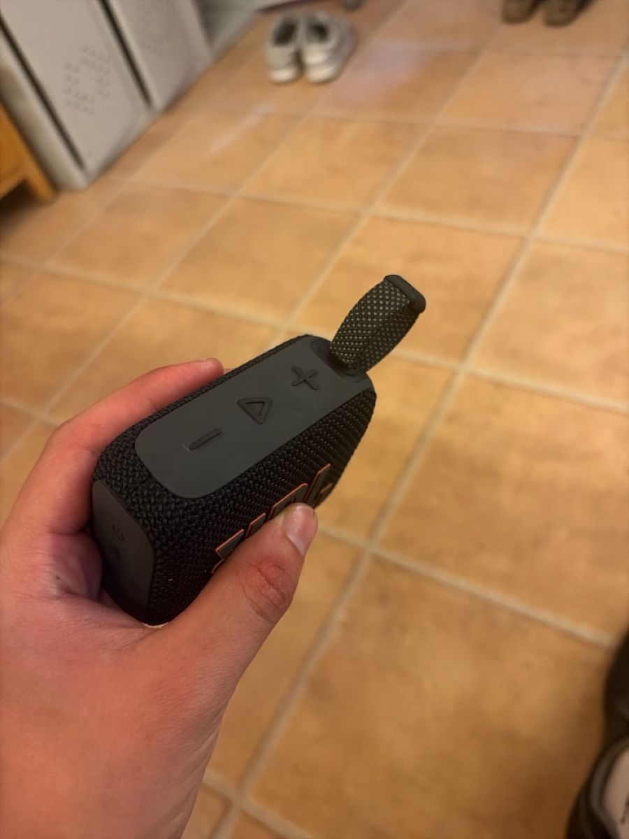 JBL Lautsprecher: JBL Go 4 portable speaker black – Gebraucht aus Zermatt von Sowwer 2