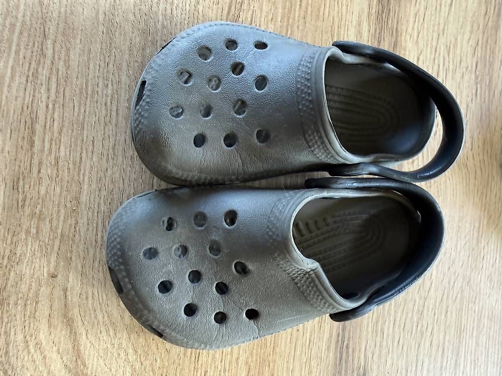 Chaussures hommes: Crocs  – D'occasion à Schmiedrued par Rahel_07