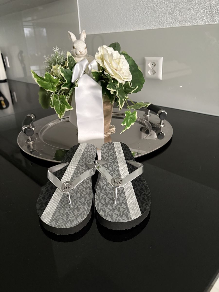 Michael Kors Damenschuhe: MICHAEL KORS - Flip Flops - Gr. 38 (8) - NEU – Neu und originalverpackt aus Rheinfelden von Simba9
