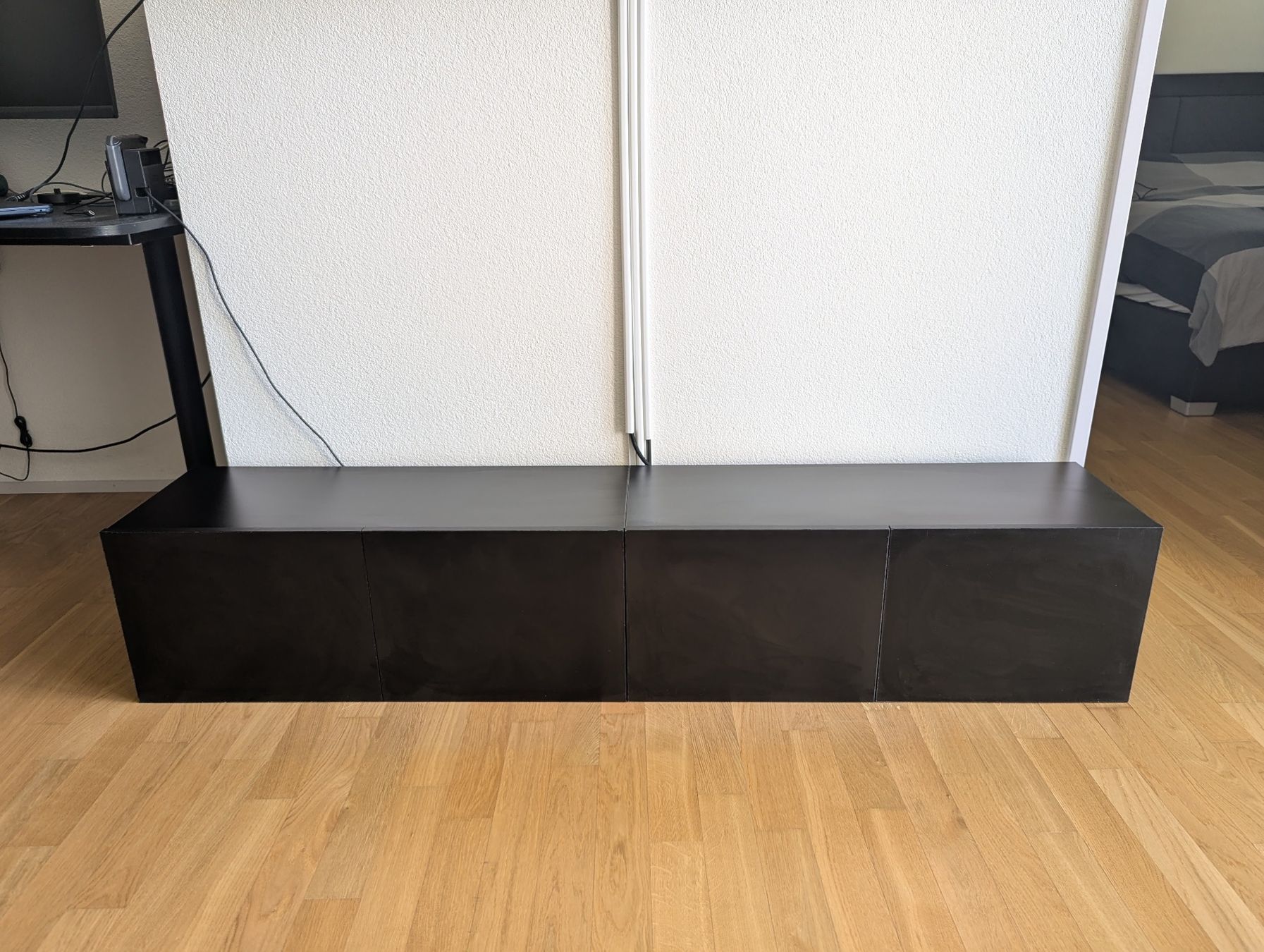 Mobili TV: Black TV Stand / Wall-Mounted Shelves – Usato da Schlieren venduto da ema_smx5