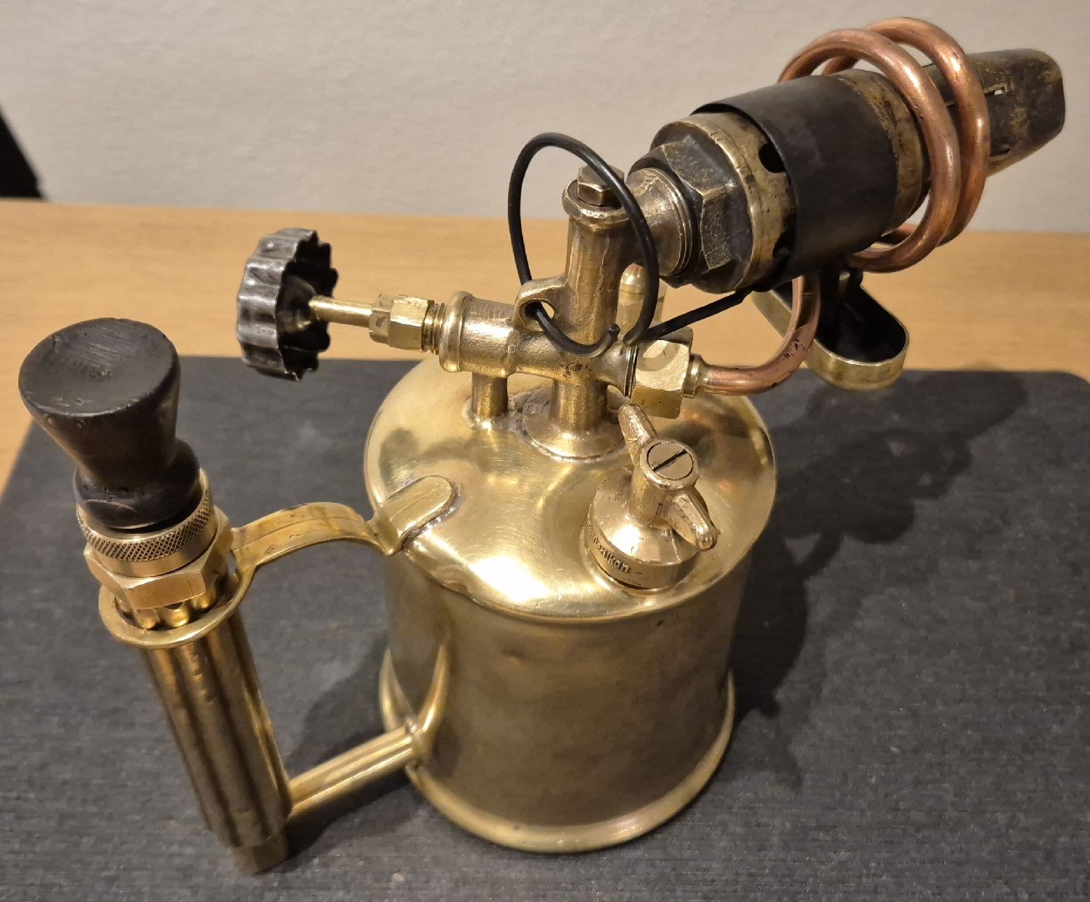 Tutti gli attrezzi: Antike schweizer Lötlampe – Usato da Au ZH venduto da Nostronomo 2