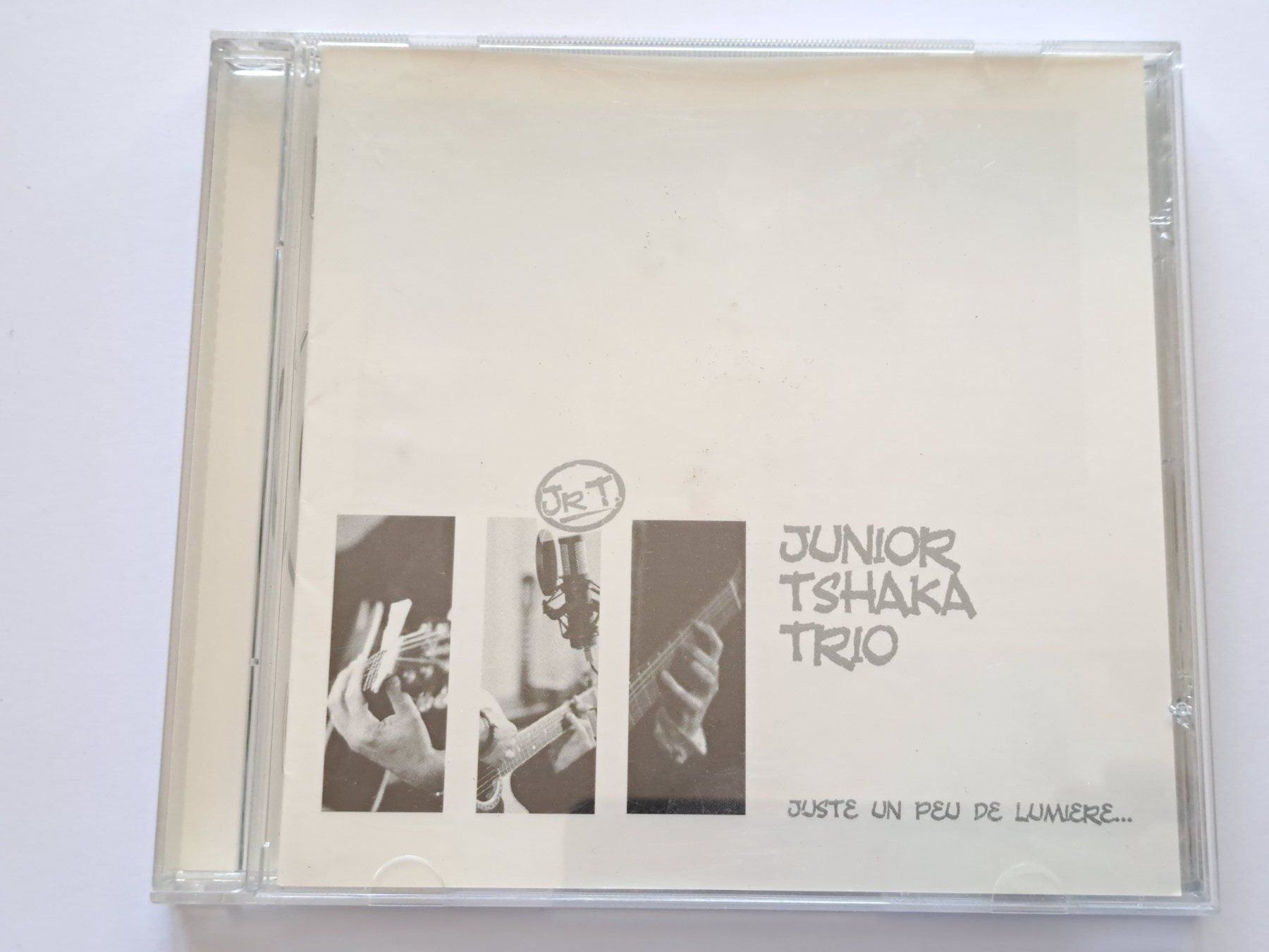 CDs: Cd Junior Tshaka Trio - Juste un peu de lumière  – Gebraucht aus Pully von bro_n52j