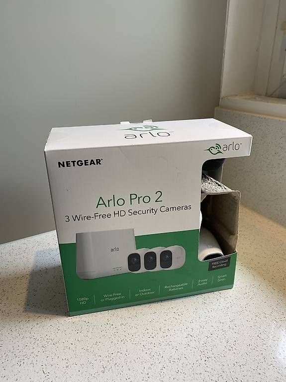 Webcams: Arlo pro 2 set de 3 – Gebraucht aus La Chaux-de-Fonds von analucie