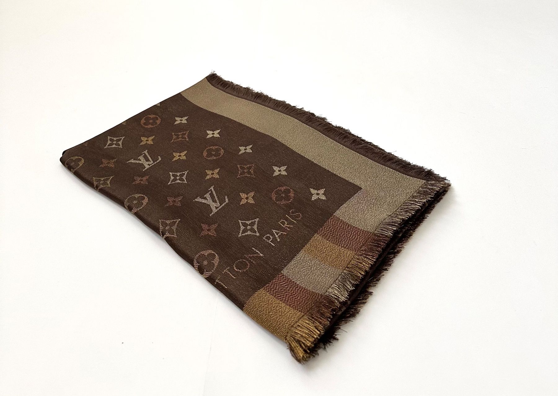 Louis Vuitton Foulards & écharpes: Louis Vuitton Monogram – Neuf (Voir description) à Pregassona par Reluxuryspace