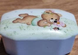 Adorable Vintage Porcelain Trinket Box