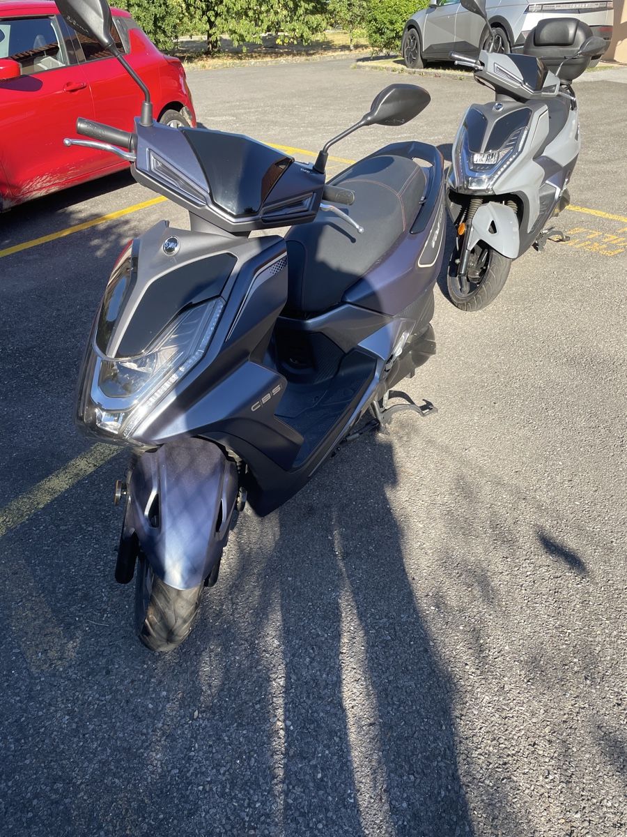 Sym Scooter: Sym FNX 125 avec 1000km – Usato da Etoy venduto da Clolou 1