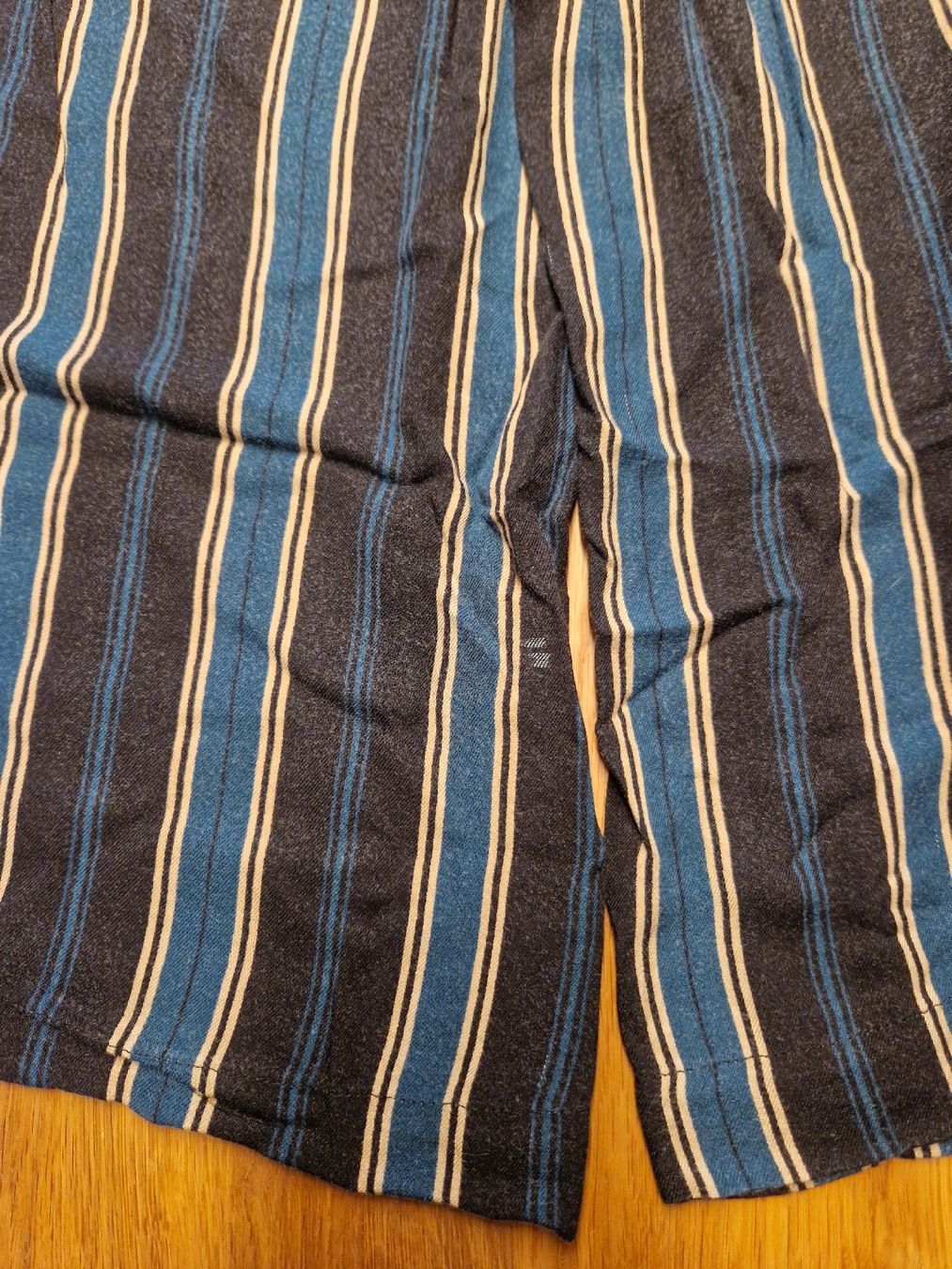 Pantaloni: Stoffhose gestreift Gr. XS/S – Usato da Frauenkappelen venduto da sarahgygax_ 1