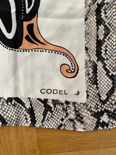 Codello Foulard & Sciarpe: "CODELLO" Seiden Foulard – Nuovo (secondo la descrizione) da Walenstadt venduto da ricamul 1