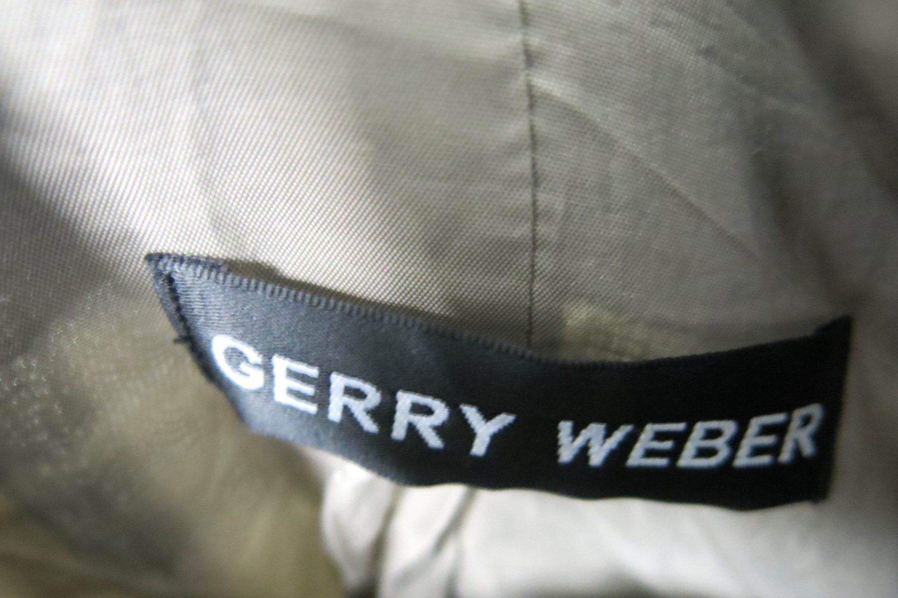 Giacche: Neuwertiger GERRY WEBER Blazer – Nuovo (secondo la descrizione) da Buchs ZH venduto da Edelschmuck 1