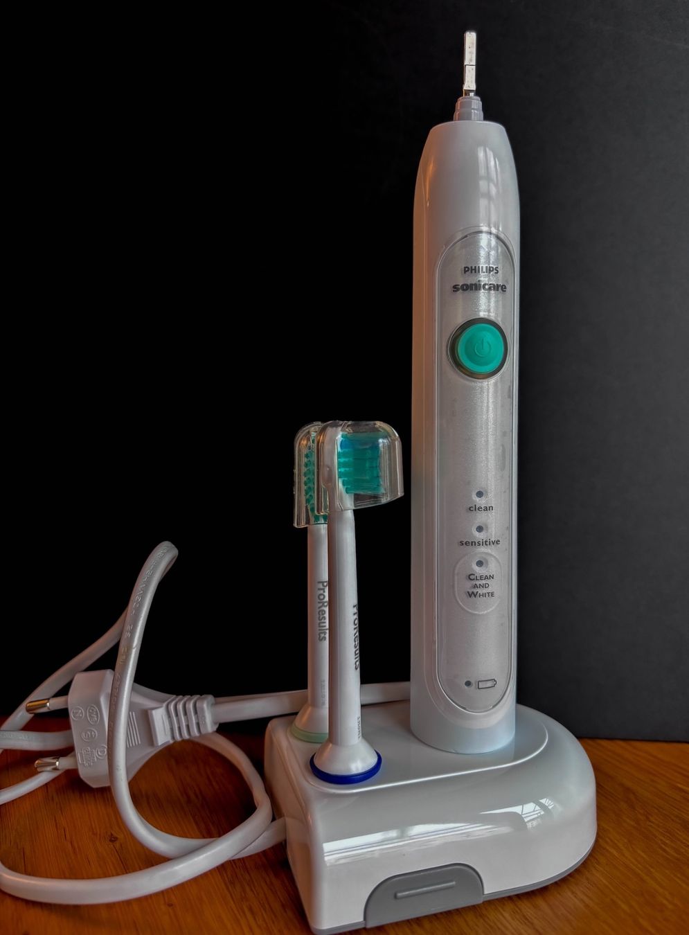 Philips Sonicare Cura dei denti: Schallzahnbürste Philips Sonicare – Nuovo (secondo la descrizione) da Zürich venduto da dimshibor 1