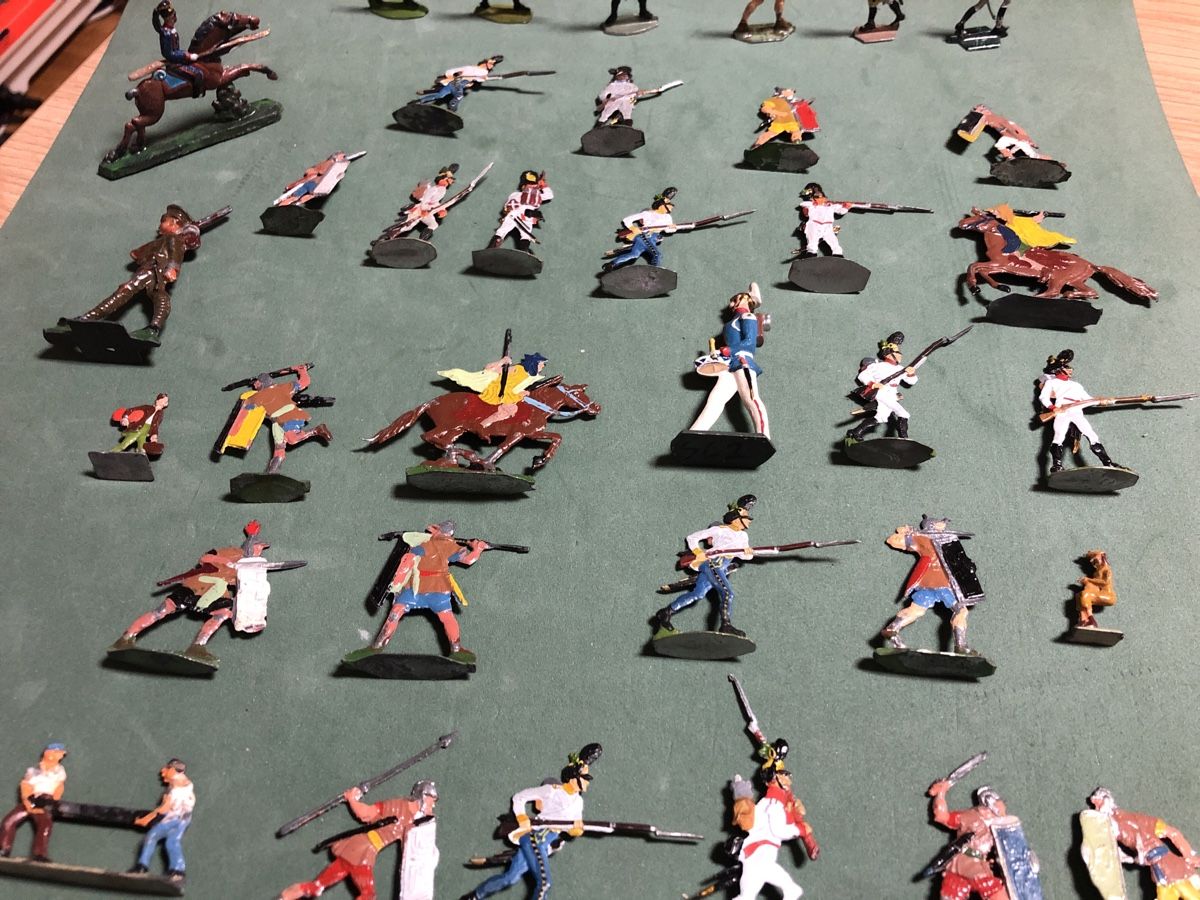 Figuren: Zinnfiguren bemalt dünn #4 – Gebraucht aus Zürich von  2