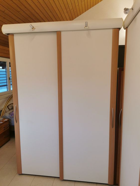 Kleiderschrank mit Schiebetüren weiss mit Holz Kaufen auf Ricardo