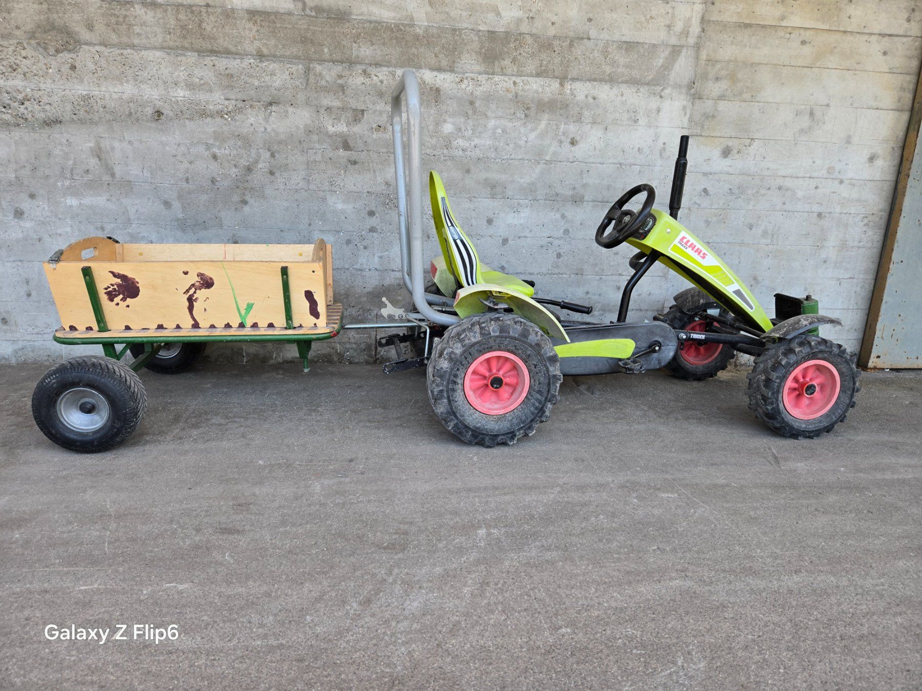Veicoli per bambini: Berg Traktor mit diversem Zubehör – Usato da Weesen venduto da Lenco1