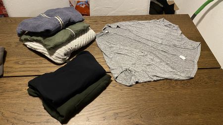 Kleiderpaket Damen Kleidung Pullover Jacken Grösse XS Set