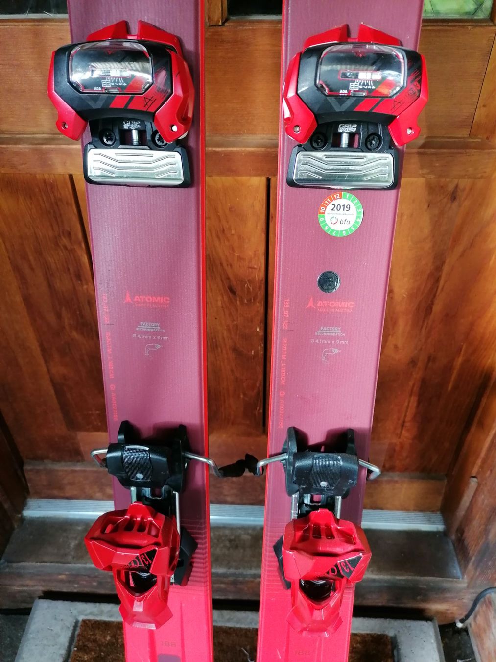 Atomic Skis: Ski inkl. Bindung – Gebraucht aus Spiez von LizzWyzz 3