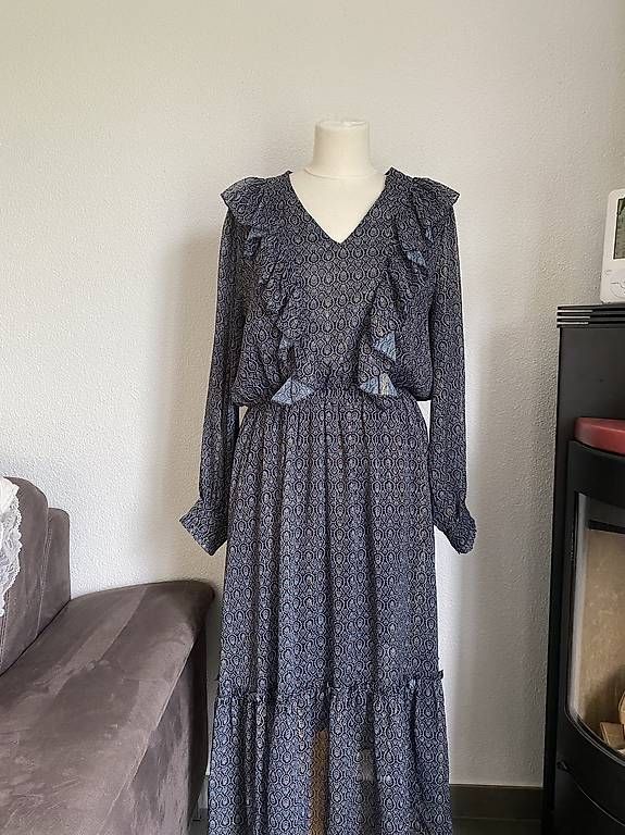 Kleider: Robes taille 42 + 44 – Gebraucht aus Cheseaux-Lausanne von Fannelle01