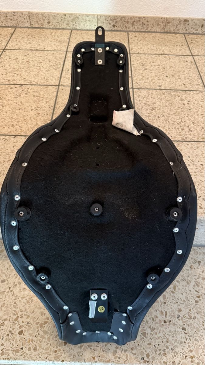 Harley-Davidson Alle Motorradersatzteile: Saddlemen Seat HD Low Rider S – Gebraucht aus Savognin von Bonseii 6