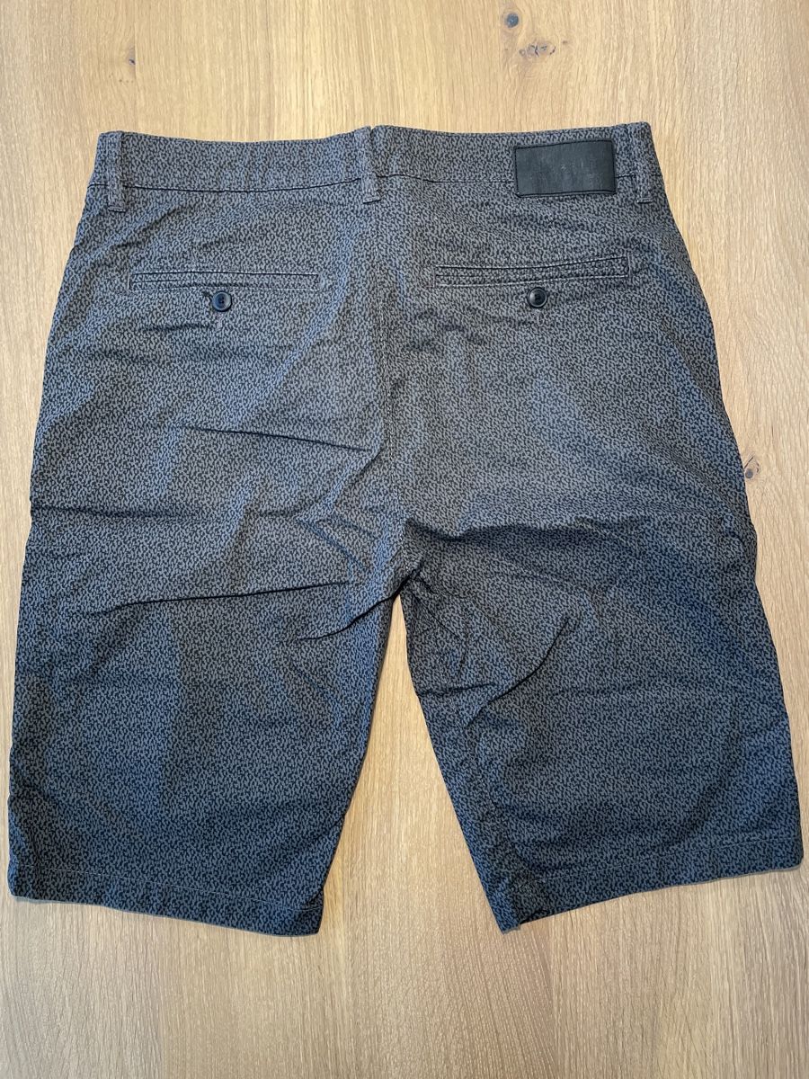 Esprit Hosen: Esprit Shorts Slim Relaxed Size 30 – Gebraucht aus Uznach von Player6 2