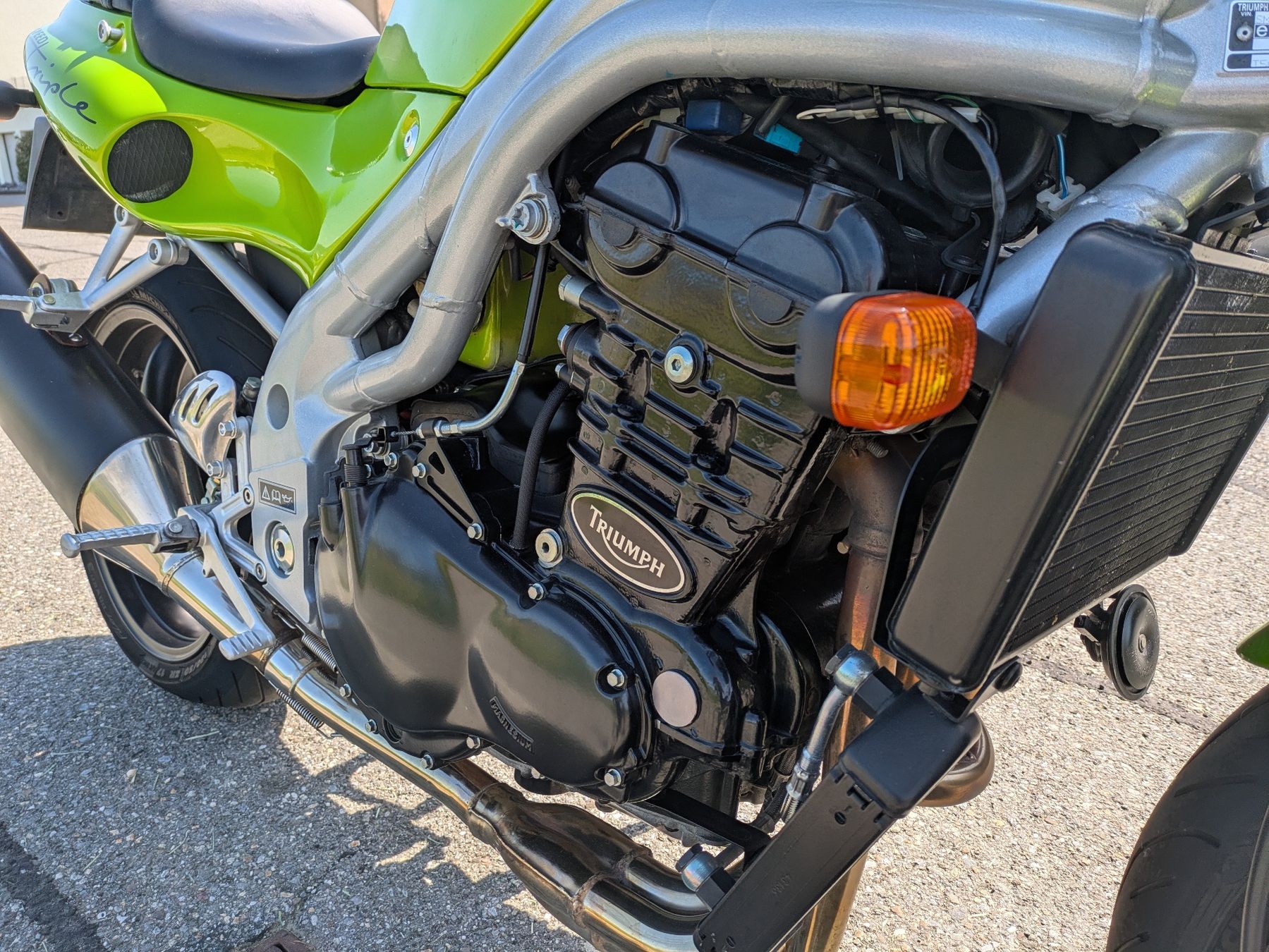 Triumph Strada: Triumph Speed Triple 955i – Usato da St. Gallenkappel venduto da brother707 9