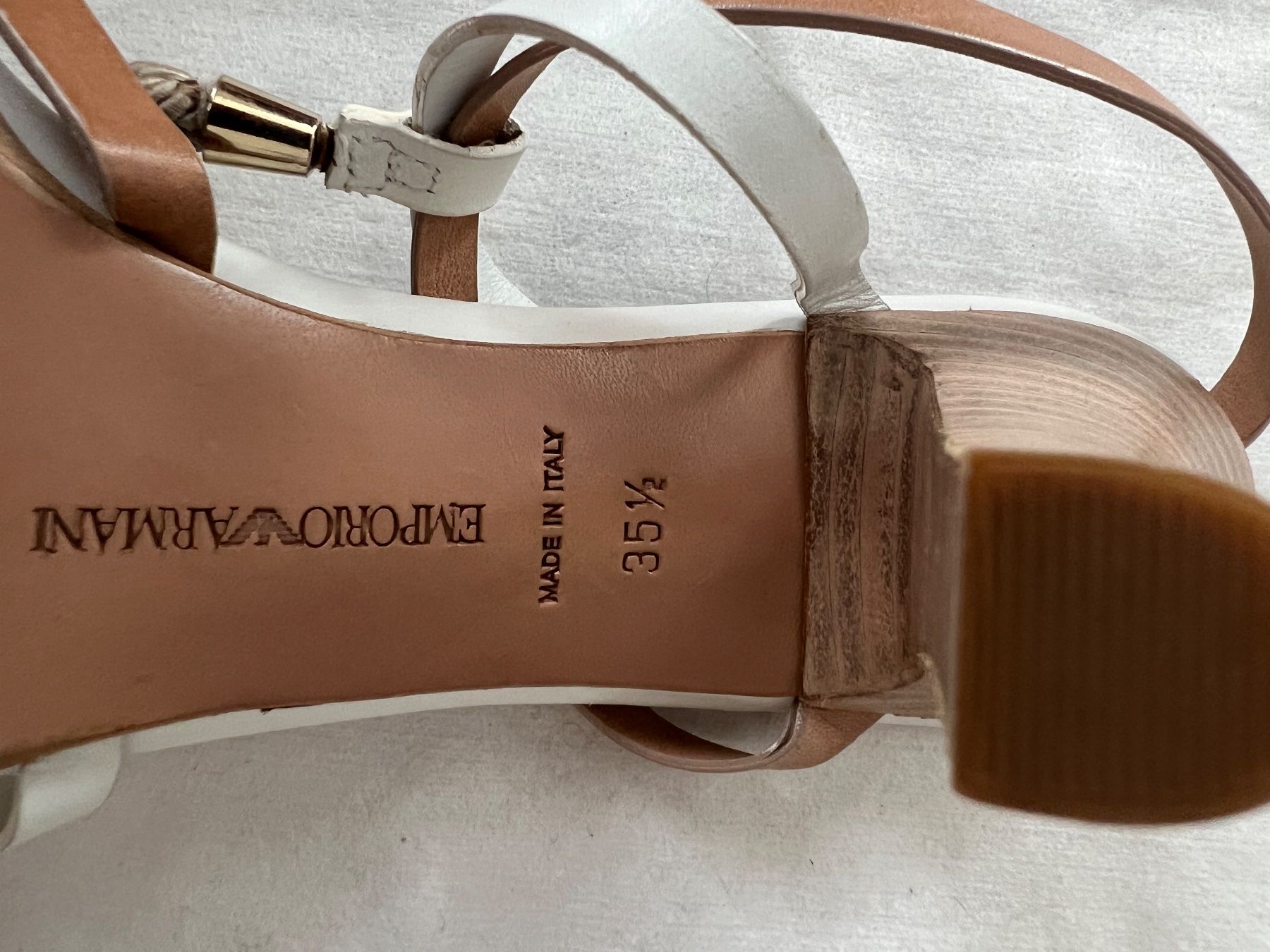 Armani Scarpe da donna: Giorgio Armani Strap Sandals – Nuovo (secondo la descrizione) da Genève venduto da eppla 5