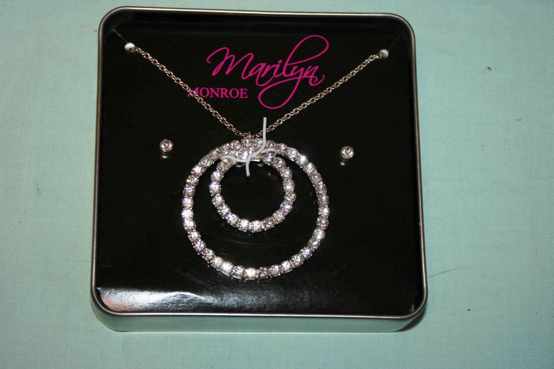 Altri gioielli: Modeschmuckset «Marilyn Monroe». Neu. – Nuovo (secondo la descrizione) da Cadenazzo venduto da Mikeshop 1
