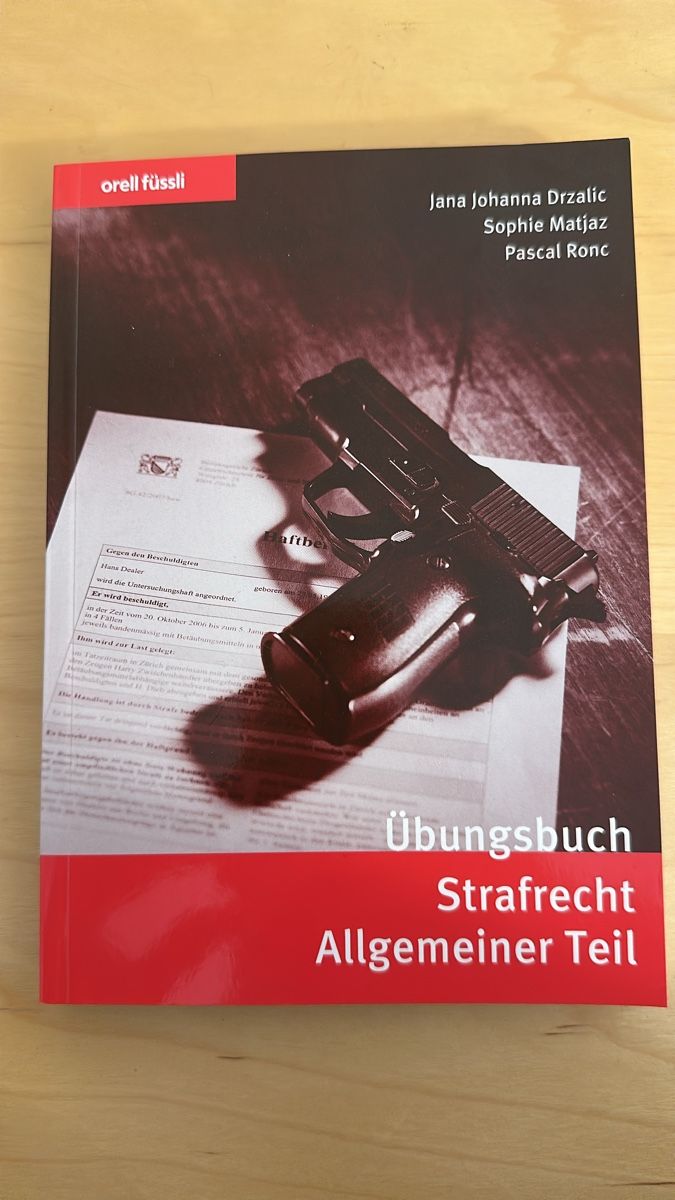 Libri: Übungsbuch Strafrecht AT – Nuovo (secondo la descrizione) da Zürich venduto da ken_k2tn
