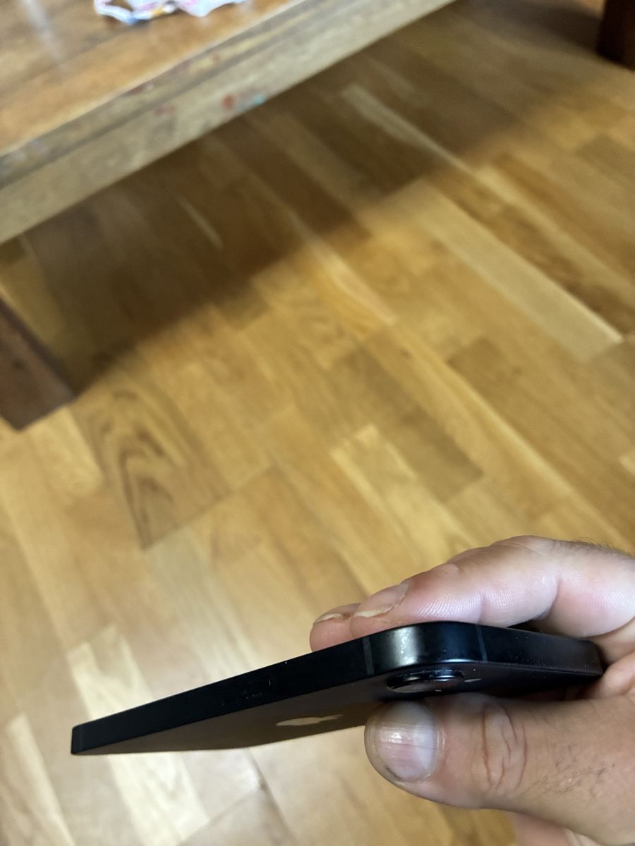 Apple Telefoni cellulari / Smartphones: Apple iPhone 16e Schwarz 128GB gebraucht – Usato da Radelfingen venduto da The65KurixMen 5