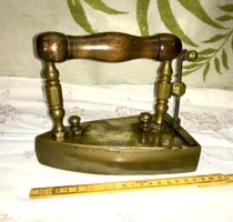 Dekoratives Biedermeier Bügeleisen, original,