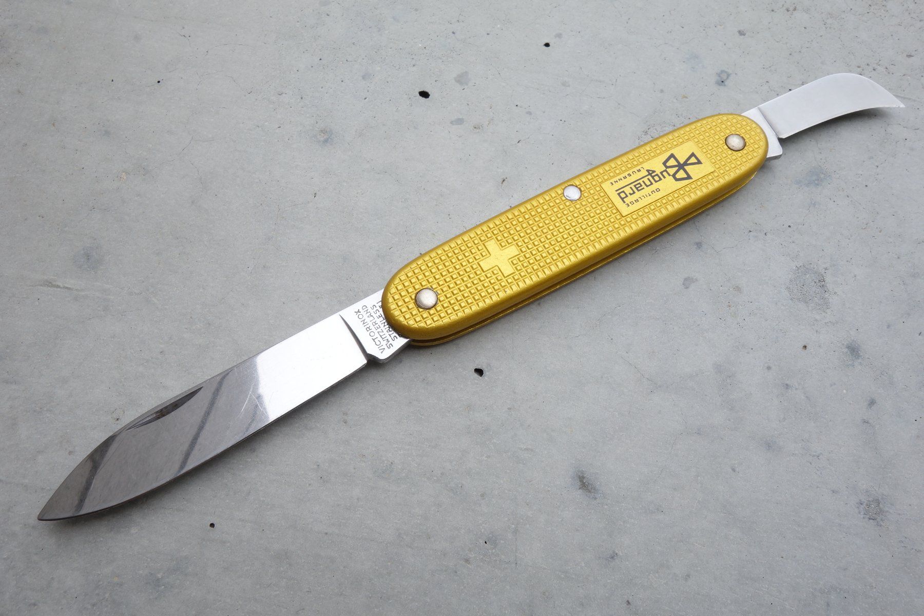 Victorinox Coltelli tascabile: Victorinox Alox Old Cross gold – Usato da St. Gallen venduto da 8201 2