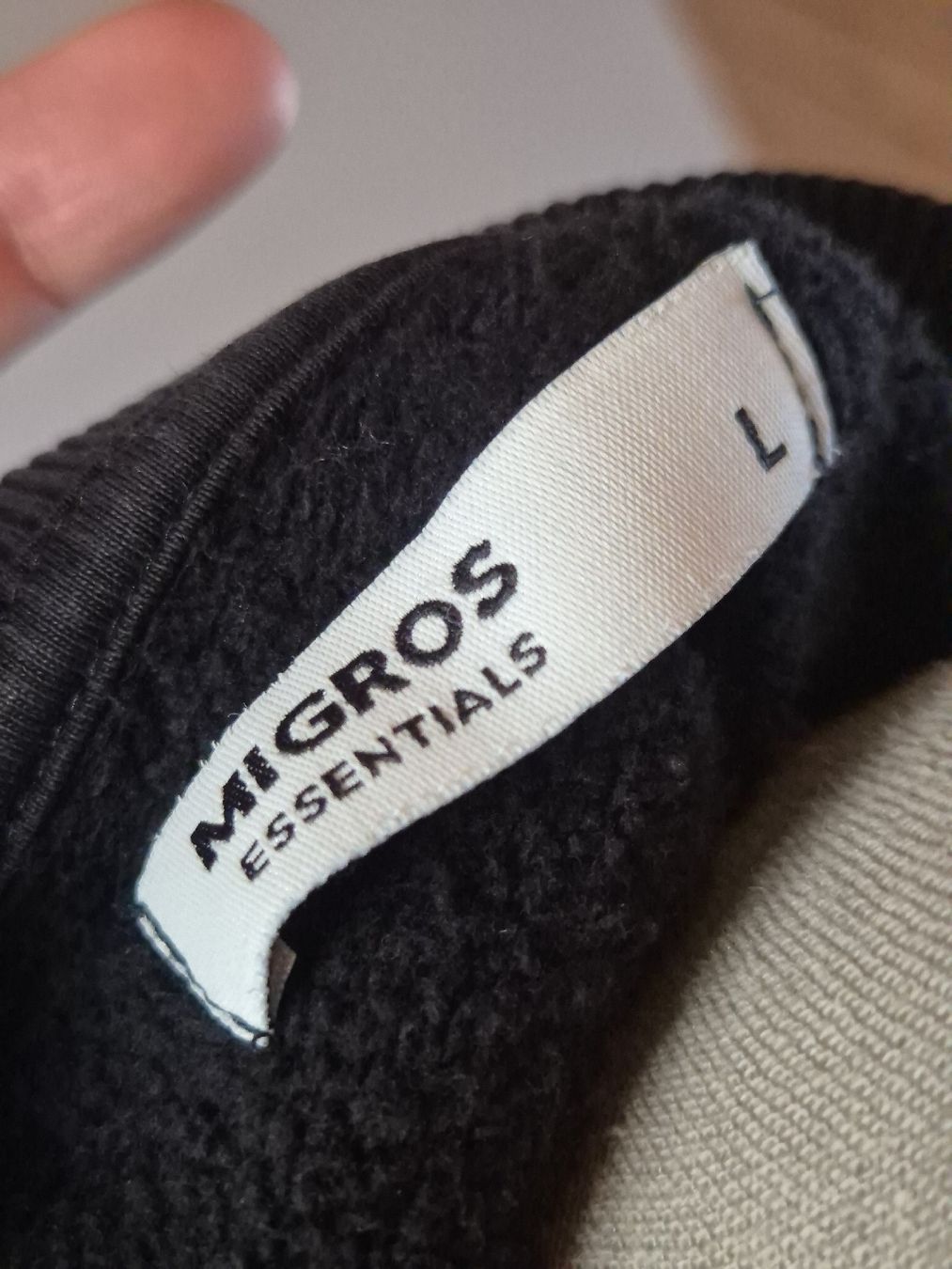 Completi & Tailleur: 2 teiler Migros Essentials schwarz Grösse L – Usato da Zürich venduto da Drago670 3