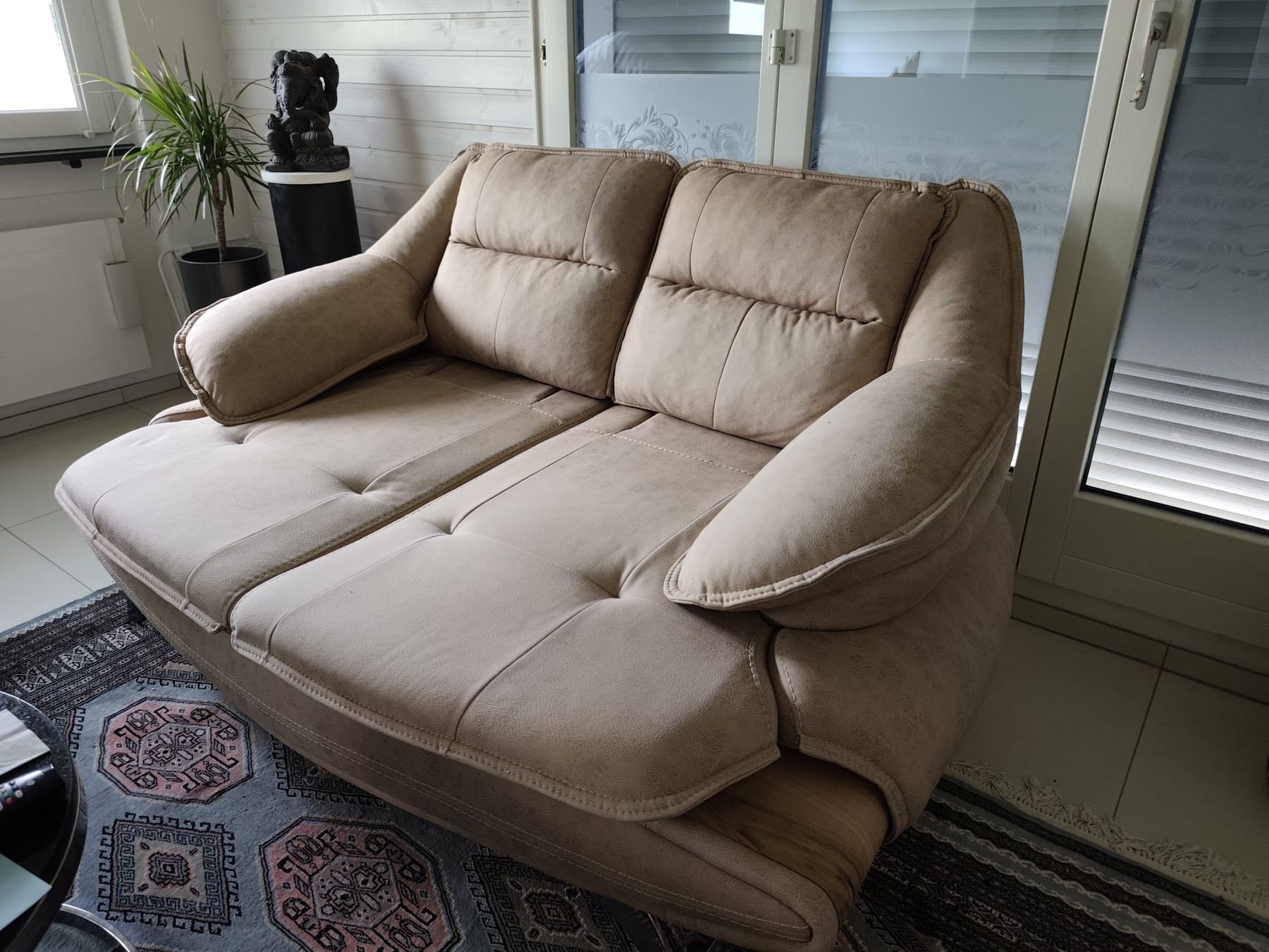 Sofas: Zweier Sofa Beige  – Gebraucht aus Zuckenriet von bm2_88l9 2