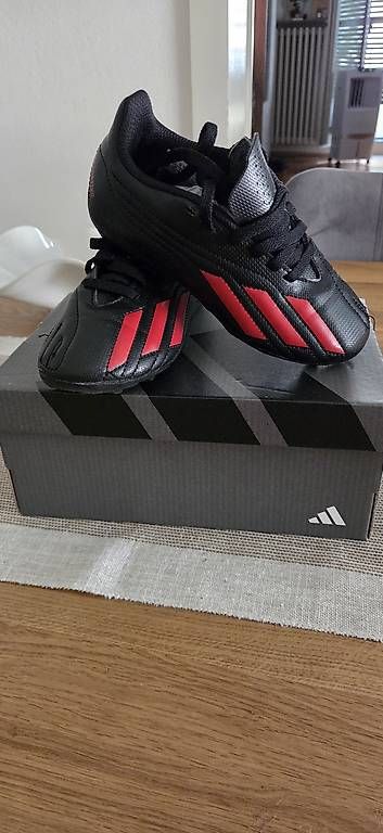 Adidas Scarpe per ragazzi: Chaussures enfants – Usato da Genève venduto da angeloscop