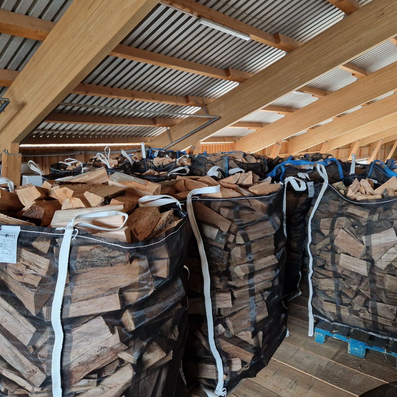 Articoli in legno: Brennholz 25cm – Usato da Büren SO venduto da baschi87 1