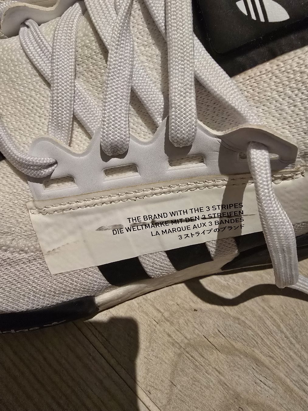 Adidas Scarpe da uomo: Adidas NMD V2 White Size 41 1/3 – Usato da Dompierre FR venduto da Naitcir 5