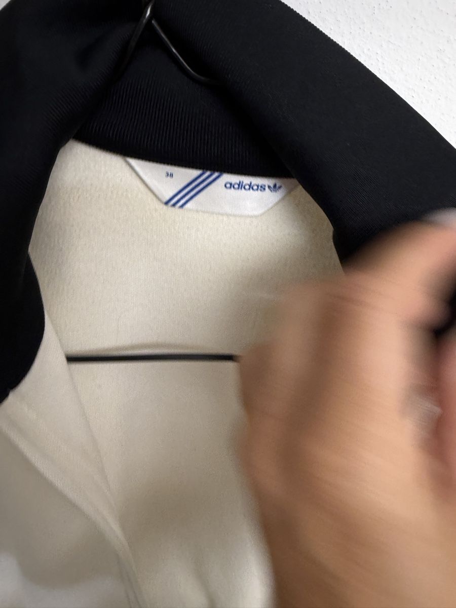 Adidas Giacche: Adidas vintage Jacke  – Usato da Neerach venduto da the_modern_mini 1