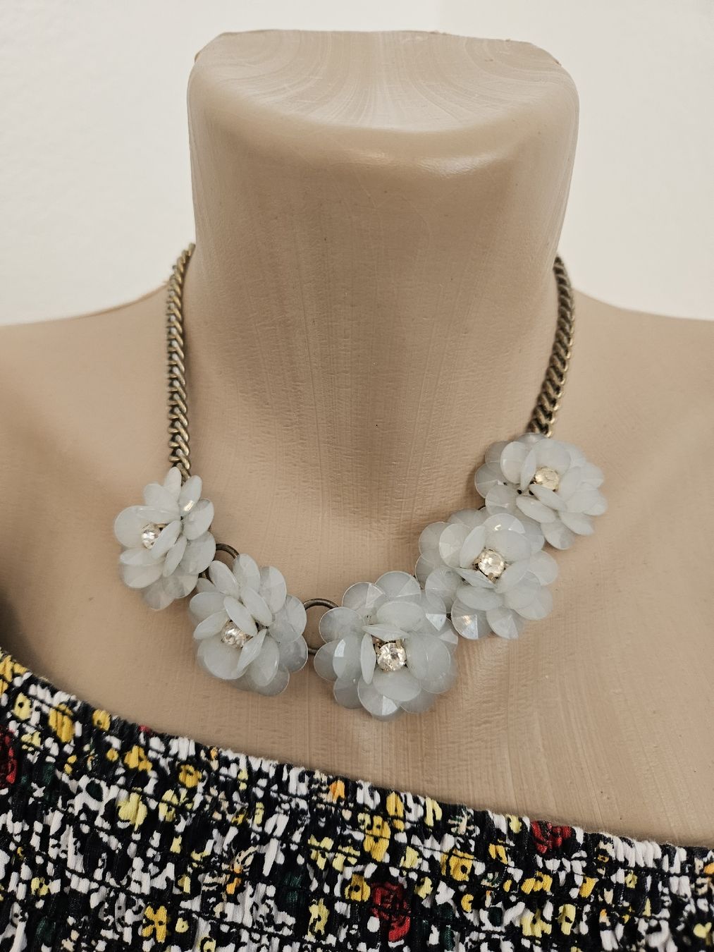 Catenine: Kette mit Blumen-Anhänger Halskette – Nuovo (secondo la descrizione) da Anwil venduto da tamoos