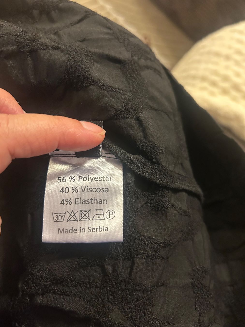 Kleider: Robe noire – Gebraucht aus Val-d'Illiez von Dombou 1