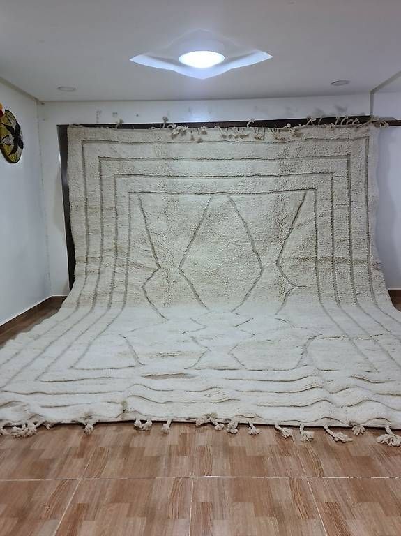 Tappeti: Handwoven Heritage, Elevate your space with Moroccan Rugs... – Usato da Crans-Montana venduto da AtlasWoolWorks 2