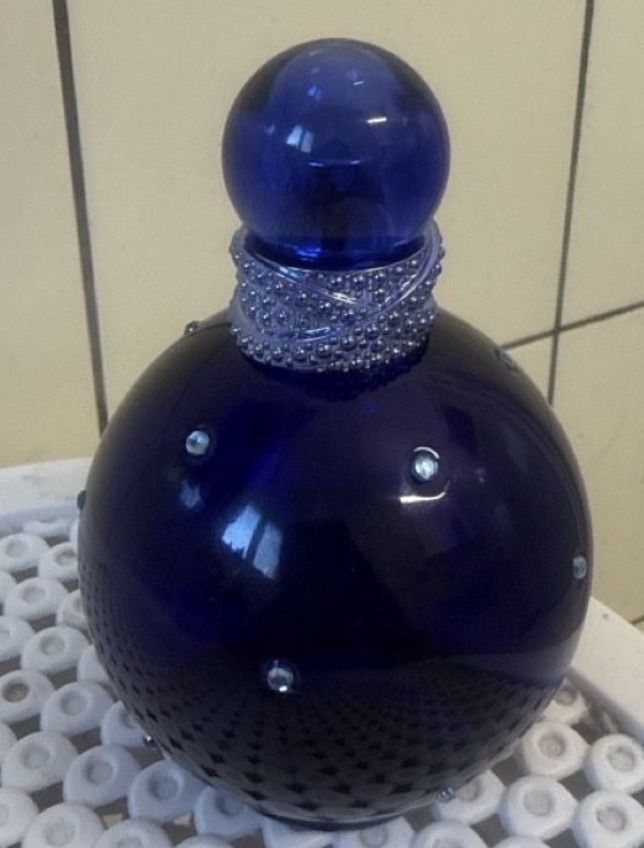 Parfum & Eau de Toilette: Britney Spears Midnight Fantasy – Gebraucht aus Emmenbrücke von Vedri90_