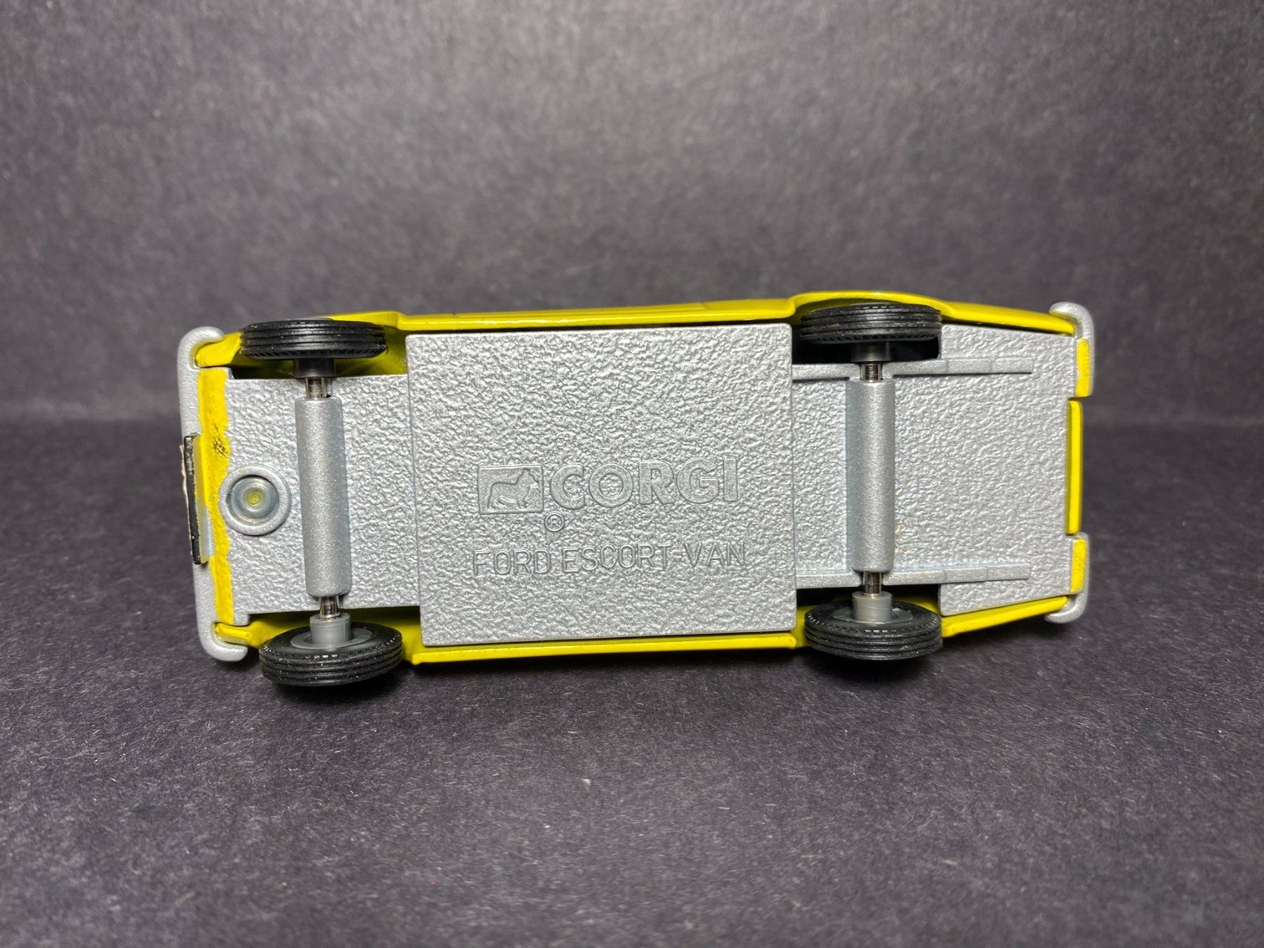 Corgi Toys Modellini d'auto: Ford Escort Van "Cadbury Flake" - Corgi 1:43 – Usato da Spiez venduto da Mlandcruiser 9