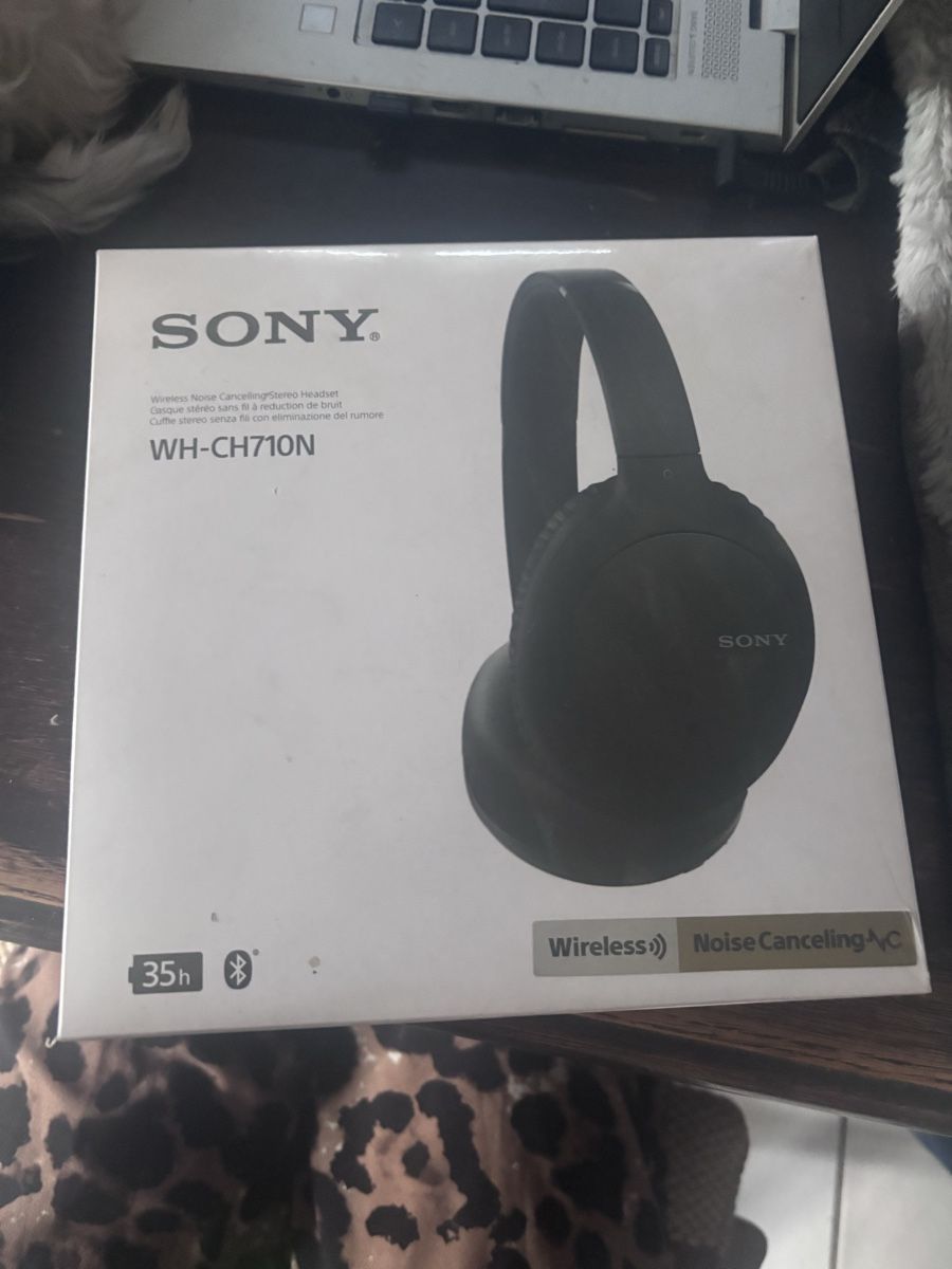 Sony Cuffie: Casque Sony WH-CH710N – Nuovo e nell'imballaggio originale da Saxon venduto da Mel_b224