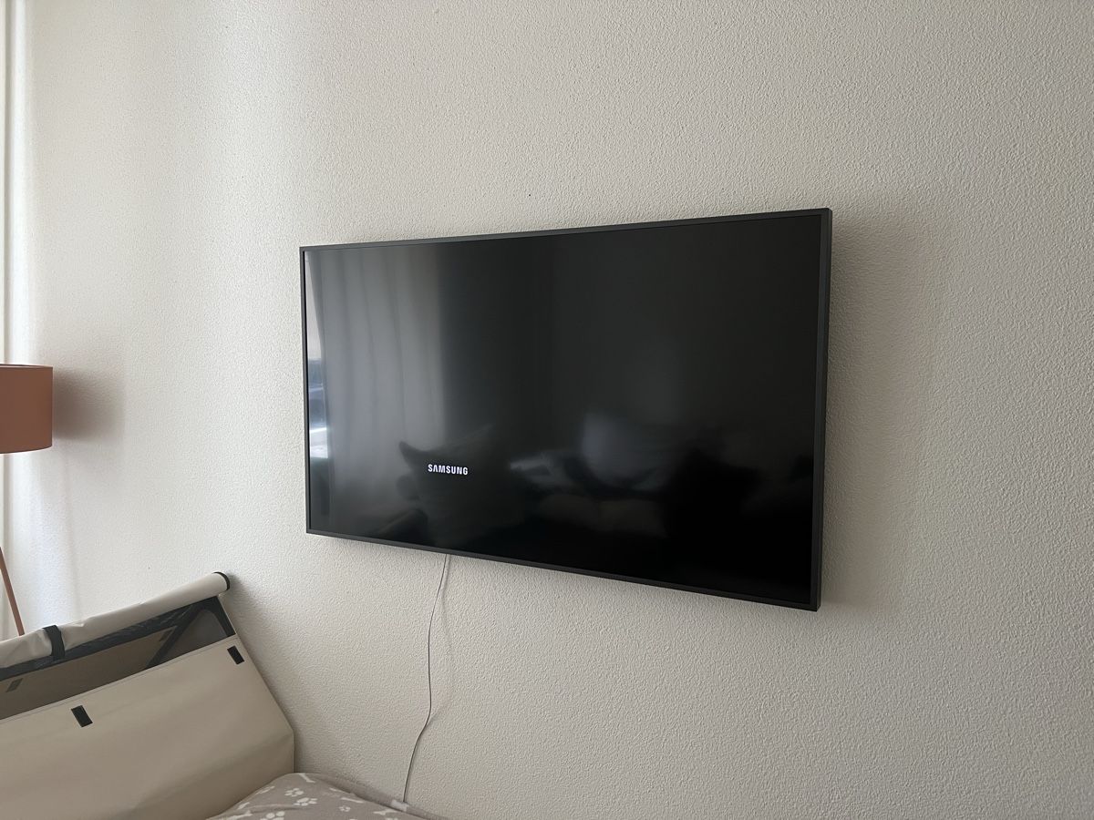 Televisori: Samsung 54.6" Smart TV  – Usato da Zürich venduto da vba_b8vf 1