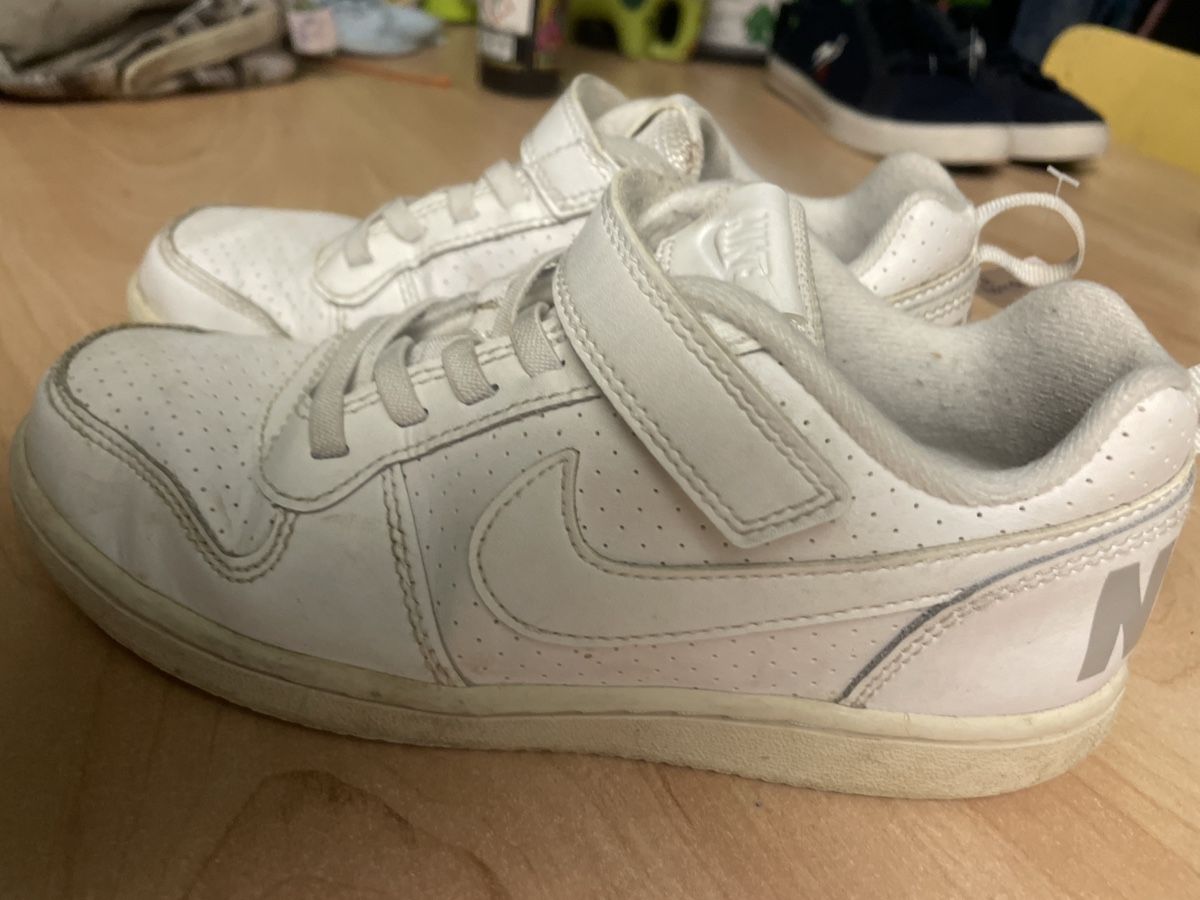 Nike Chaussures garçon: Nike Sneaker weiss, Gr. 33 – D'occasion à Obergerlafingen par cabo4