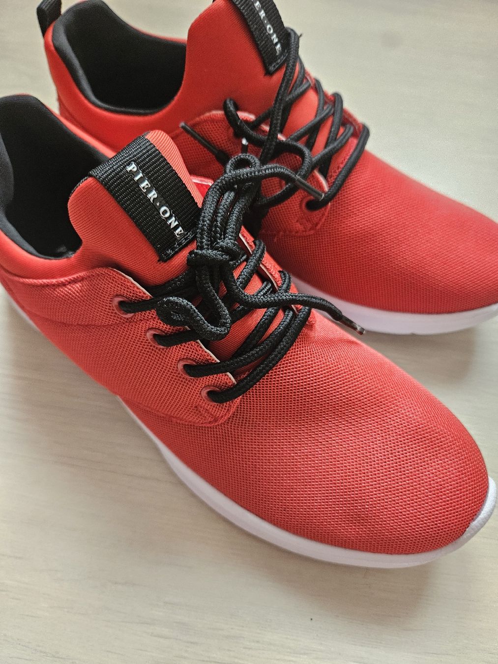 Scarpe da donna: NEUE Pier One Sneaker, Rot, Grösse 38 – Nuovo (secondo la descrizione) da Steckborn venduto da suz_v2v6 1