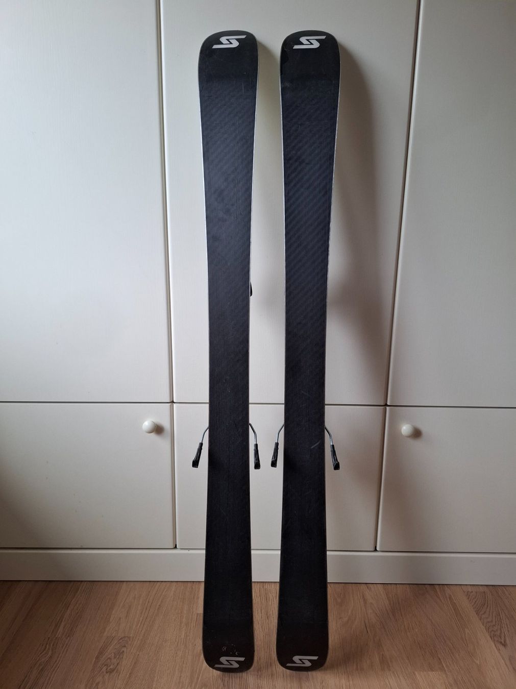 Stöckli Sci: Stöckli Freestyle Ski " LOOP JR " 131 cm – Usato da Alpnach Dorf venduto da Burnbuster 4
